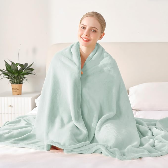 BEAUTEX Fleece Throw Blanket for Couch Sofa or Bed Throw Size, Soft Fuzzy Plush Blanket, Luxury Flannel Lap Blanket, Super Cozy and Comfy for All Seasons (50" x 60",Mint)
