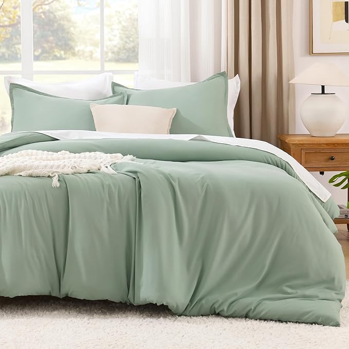Litanika Oversized King Comforter Set 120x120, 3 Pieces Sage Green Super King Lightweight Solid Bedding Set, All Season Fluffy Bed Set Quilt Blanket