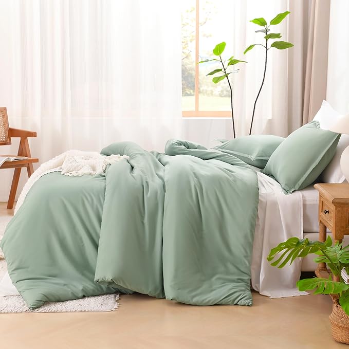 Litanika Oversized King Comforter Set 120x120, 3 Pieces Sage Green Super King Lightweight Solid Bedding Set, All Season Fluffy Bed Set Quilt Blanket