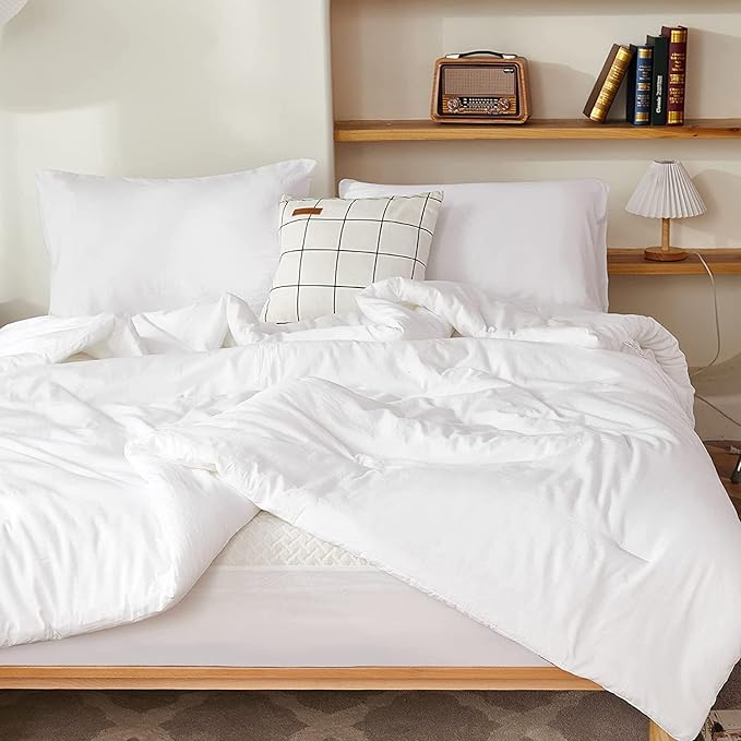 Litanika White Comforters Oversized King Size, 3 Pieces Lightweight Solid Bedding Comforter Set, All Season Fluffy Bed Set (120x98In Comforter & 2 Pillowcases)