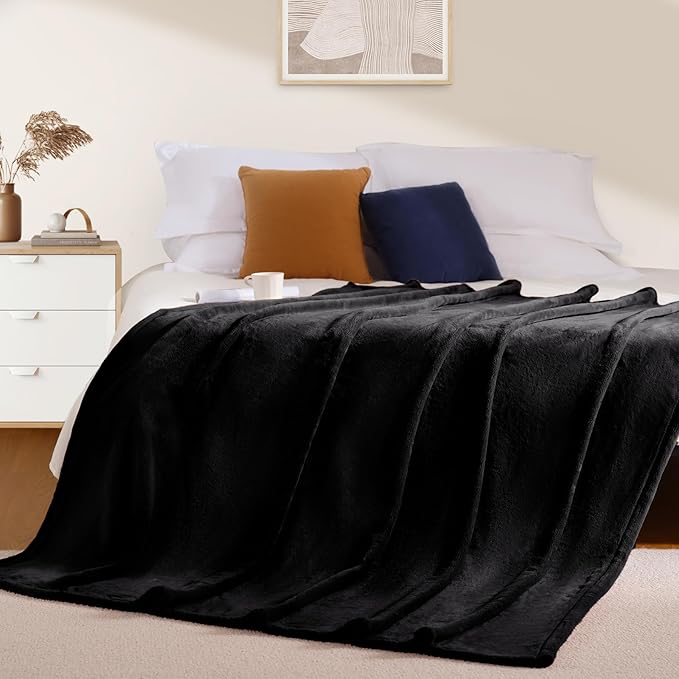 BEAUTEX Fleece Blanket Twin Size Super Soft Flannel Throw Blanket Lightweight Fuzzy Plush Blanket for Couch Sofa or Bed All Seasons (Black, 60" x 80")