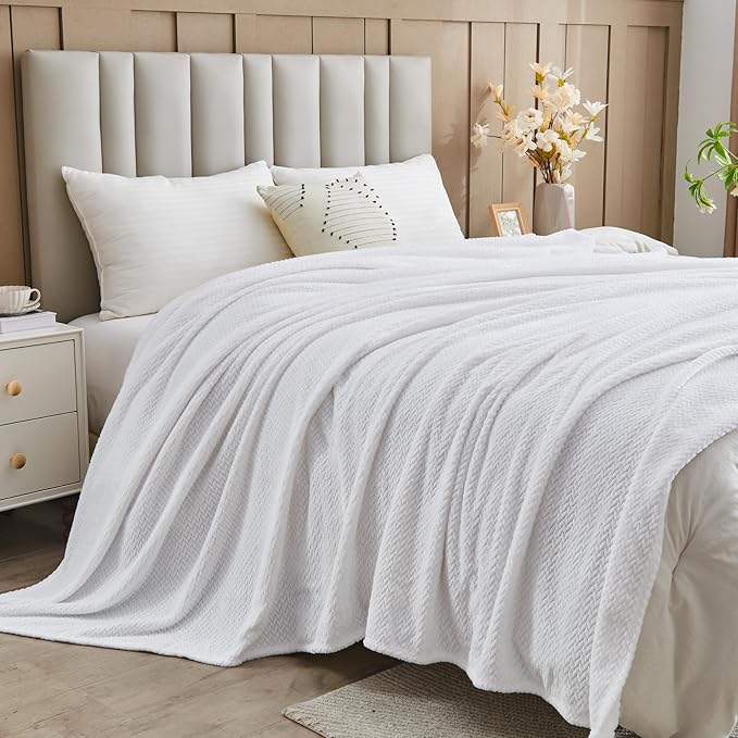 NEWCOSPLAY Super Soft Queen Blanket White Premium Silky Flannel Fleece Leaves Pattern Lightweight Bed Blanket All Season Use (White, Queen(90"x90"))