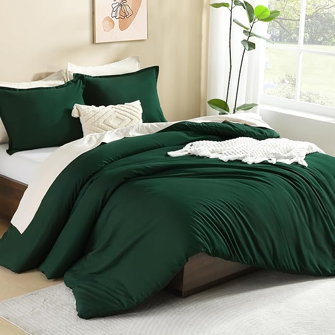 Litanika Comforters Emerald Green Oversized Queen Size, 3 Pieces Lightweight Solid Bedding Comforter Set, All Season Fluffy Bed Set (98x98In Comforter & 2 Pillowcases)
