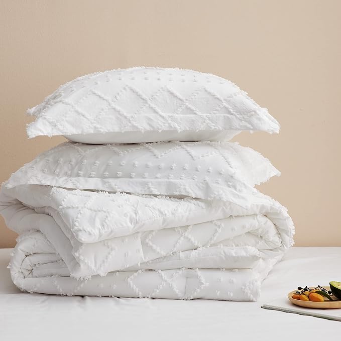 Bedsure California King Comforter Set - White Comforter, Boho Tufted Shabby Chic Bedding for Kids, 3 Pieces Vintage Farmhouse Bed Set for All Seasons, Fluffy Soft Bedding with 2 Pillow Shams