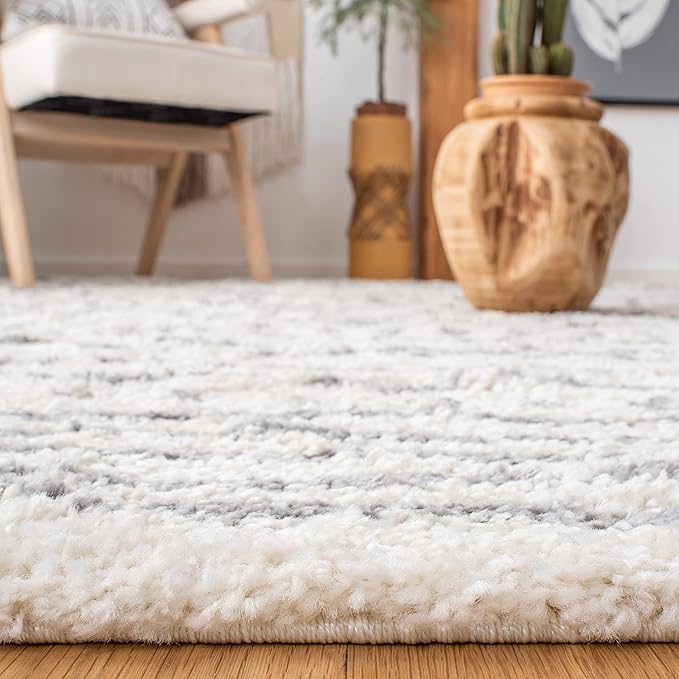 SAFAVIEH Arizona Shag Collection Runner Rug - 2'3" x 8', Ivory & Grey, Moroccan Design, Non-Shedding & Easy Care, 1.6-inch Thick Ideal for High Traffic Areas in Living Room, Bedroom (ASG741F)