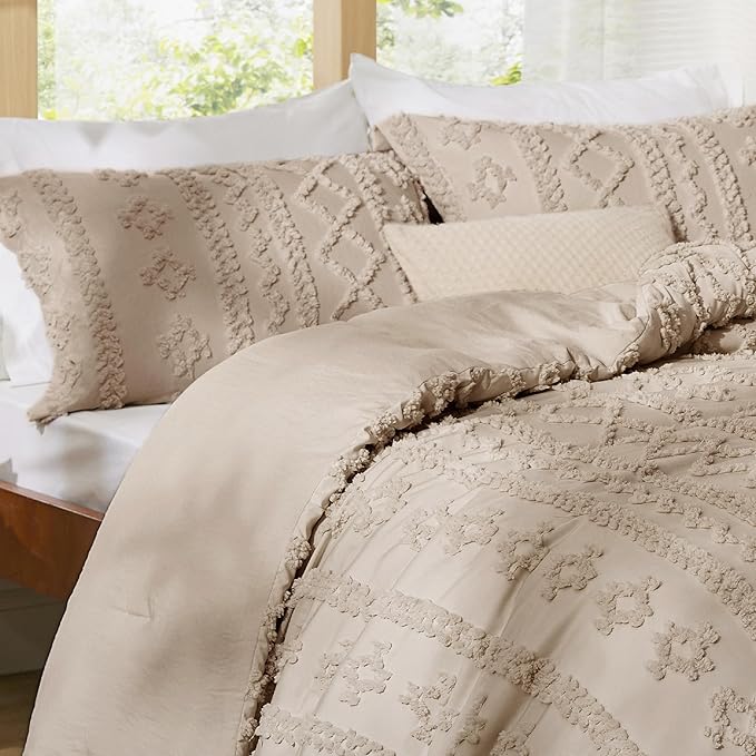 Bedsure Tufted Boho Comforter Set King Size - Khaki Boho Bed Set, GentleSoft™ 3 Pieces Farmhouse Shabby Chic Embroidery Bedding, Gifts for Woman, Soft Jacquard King Comforter for All Seasons