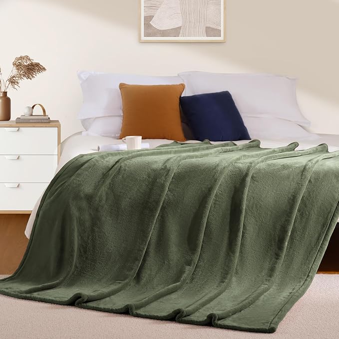 BEAUTEX Fleece Throw Size Blanket for Couch Sofa or Bed, Soft Fuzzy Plush Luxury Flannel Lap Blanket, Super Cozy and Comfy for All Seasons (Olive Green, 50" x 60")