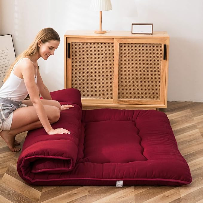 MAXYOYO Japanese Floor Mattress Futon Mattress Thicken Tatami Mat Sleeping Pad Roll Up Mattress Floor Lounger Bed Folding Couch Bed Mattress Pad for Guest Room, Burgundy, King Size