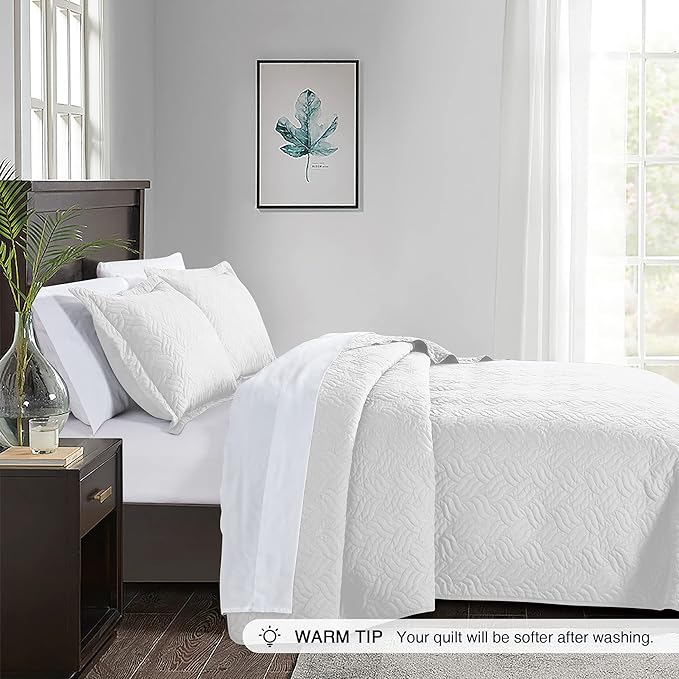 Love's cabin Quilts for Queen Bed White Bedspreads - Soft Bed Summer Lightweight Bedspread Comforter - Modern Style Wave Pattern Coverlet for All Season - 3 Pieces (1 Quilt, 2 Pillow Shams)