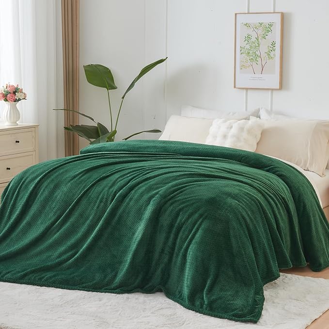 NEWCOSPLAY Super Soft Queen Blanket Dark Green Premium Silky Flannel Fleece Leaves Pattern Lightweight Bed Blanket All Season Use (Dark Green, Queen(90"x90"))