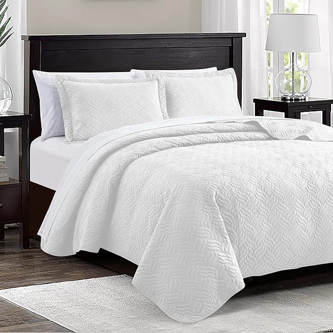 Love's cabin Quilts for Queen Bed White Bedspreads - Soft Bed Summer Lightweight Bedspread Comforter - Modern Style Wave Pattern Coverlet for All Season - 3 Pieces (1 Quilt, 2 Pillow Shams)