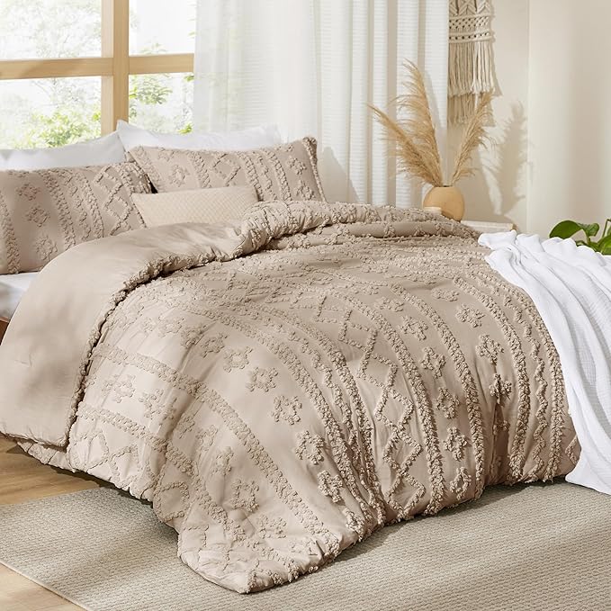 Bedsure Tufted Boho Comforter Set King Size - Khaki Boho Bed Set, GentleSoft™ 3 Pieces Farmhouse Shabby Chic Embroidery Bedding, Gifts for Woman, Soft Jacquard King Comforter for All Seasons