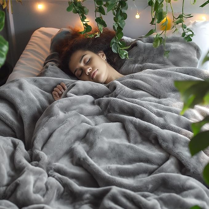 Bedsure Fleece Blanket Twin Blanket Grey - 300GSM Soft Lightweight Plush Cozy Twin XL Blankets for Bed, Sofa, Couch, Travel, Camping, 66 inch X 90 inch