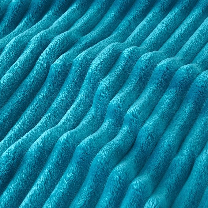 Bedsure GentleSoft Teal Twin Blanket for Bed - Cozy Soft Blankets for Women, Cute Large Throws for Girls, 66x90 Inches
