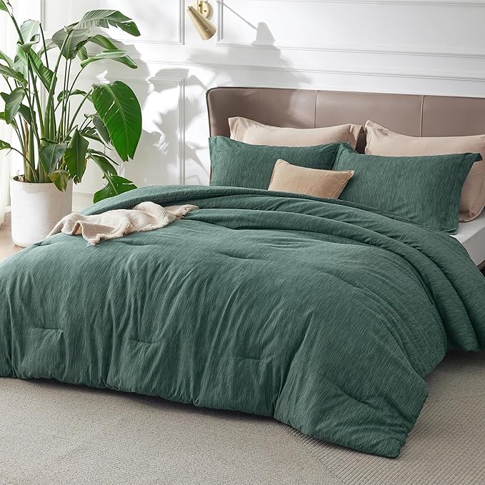 Bedsure Queen Comforter Set - Emerald Green Soft Bedding for All Seasons, Cationic Dyed Bed Set, 3 Pieces, 1 Queen Size Comforter (90"x90") and 2 Pillow Shams (20"x26"+2")