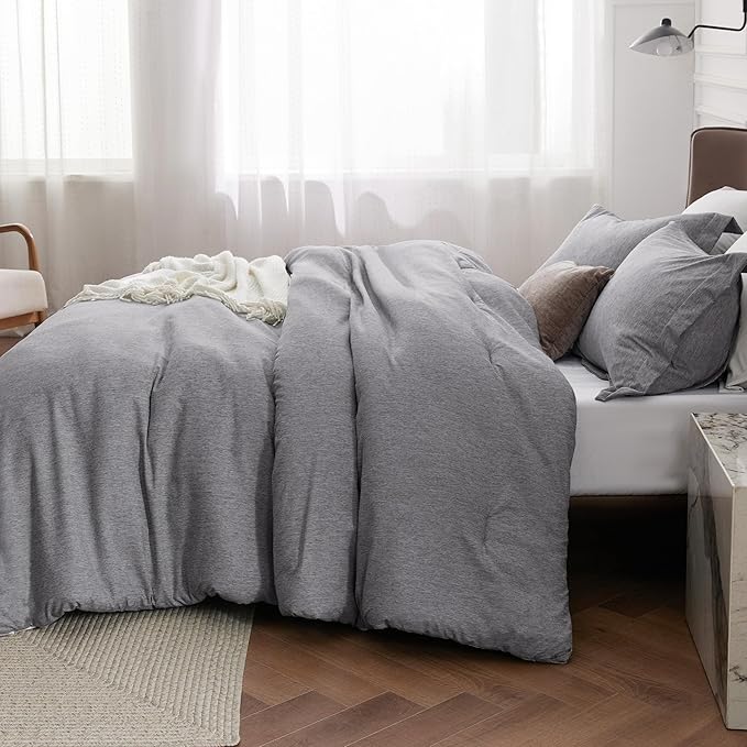 Bedsure Oversized Queen Comforter Set - Dark Grey Soft Bedding for All Seasons, Cationic Dyed Bed Set, 3 Pieces, 1 Oversized Queen Size Comforter (98"x98") and 2 Pillow Shams (20"x26"+2")
