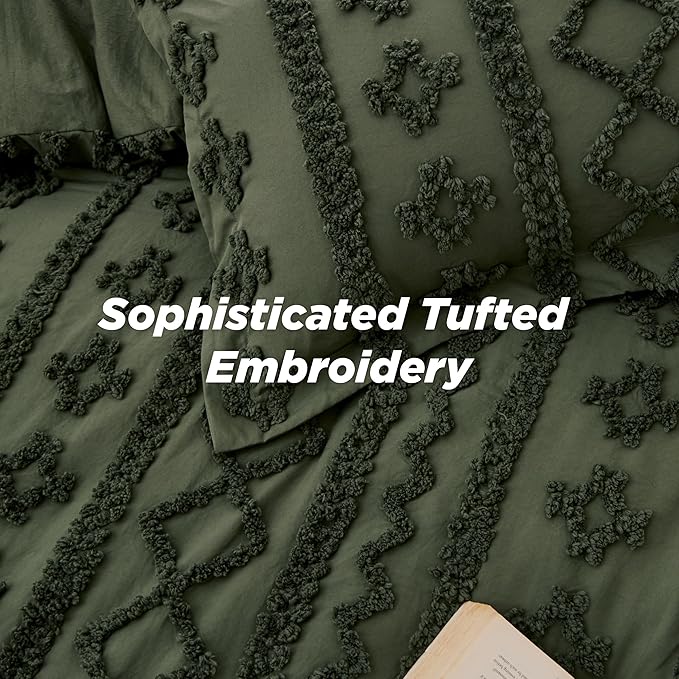 Bedsure Tufted Boho Comforter Set Oversized Queen - Olive Green Boho Bed Set, GentleSoft™ 3 Pieces Farmhouse Shabby Chic Embroidery Bedding, Gifts for Woman, Soft Jacquard Comforter for All Seasons