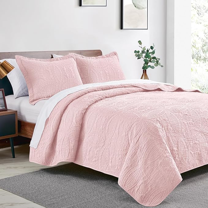 Love's cabin King Size Quilt Set Pink Bedspreads - Soft Bed Summer Lightweight Bedspread Comforter - Modern Style Coin Pattern Coverlet for All Season - 3 Pieces (1 Quilt, 2 Pillow Shams)